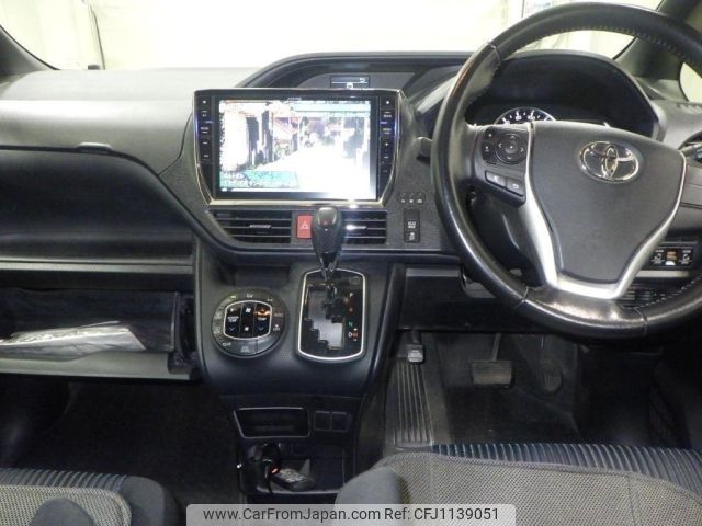 toyota voxy 2014 NIKYO_KT72846 image 1