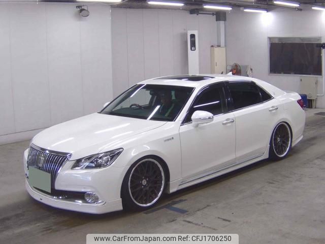 toyota crown-majesta 2015 CFJ1706250 image 1
