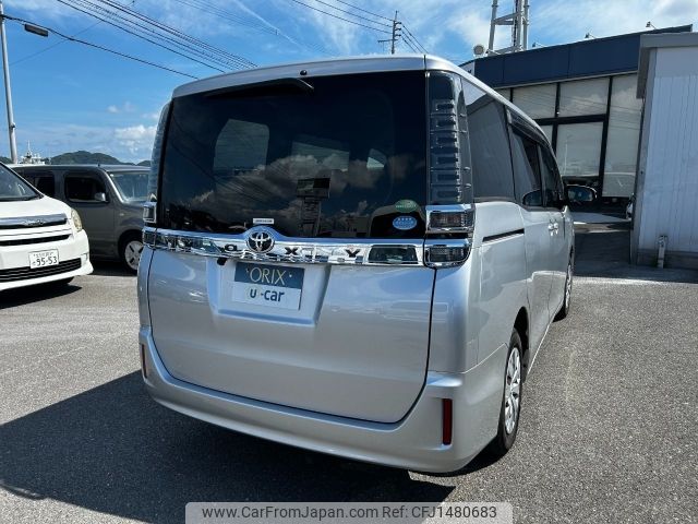 toyota voxy 2018 CFJ1480683 image 2