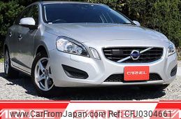 volvo v60 2012 F00683