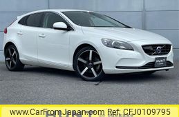 volvo v40 2015 -VOLVO--Volvo V40 DBA-MB4164T--YV1MV485BF2241904---VOLVO--Volvo V40 DBA-MB4164T--YV1MV485BF2241904-