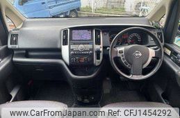 nissan serena 2009 504928-931629