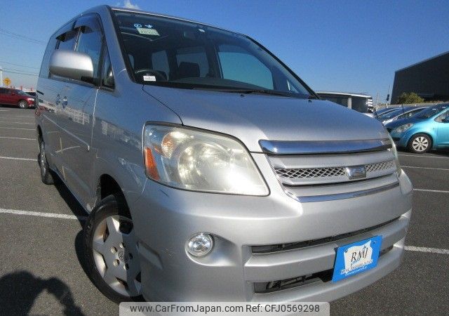 toyota noah 2005 REALMOTOR_Y2024120229A-21 image 2