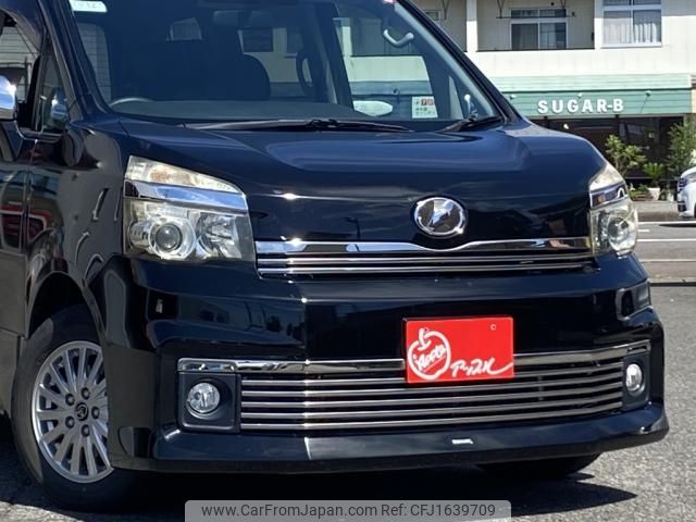 toyota voxy 2010 CFJ1639709 image 2