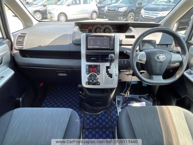 toyota voxy 2011 -TOYOTA--Voxy DBA-ZRR70W--ZRR70-0405375---TOYOTA--Voxy DBA-ZRR70W--ZRR70-0405375- image 2