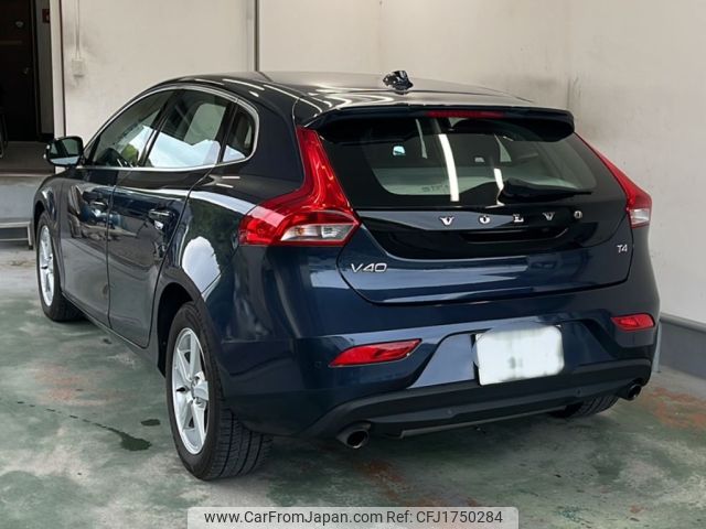 volvo v40 2013 CFJ1750284 image 2