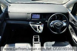 toyota isis 2012 504928-924142