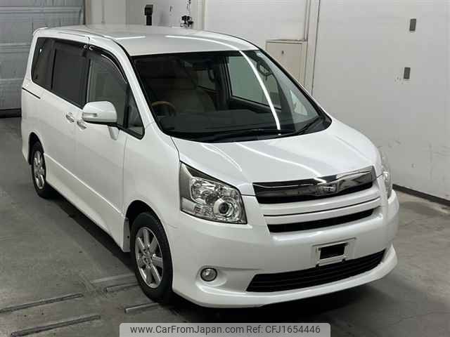 toyota noah 2009 CFJ1654446 image 1