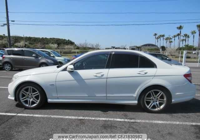 mercedes-benz c-class 2010 CFJ1830982 image 2