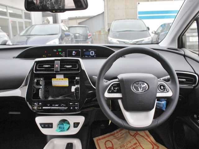 toyota prius 2016 521449-ZVW51-8028258 image 2