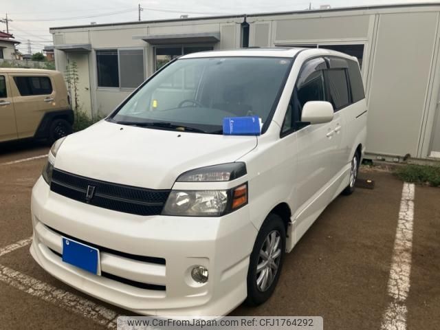toyota voxy 2005 CFJ1764292 image 2
