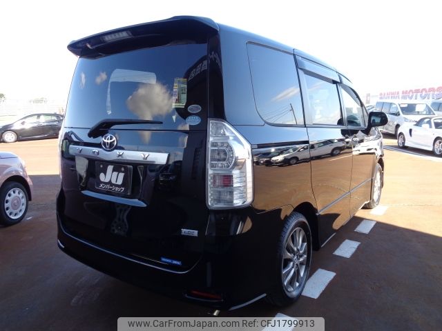 toyota voxy 2010 CFJ1799913 image 2