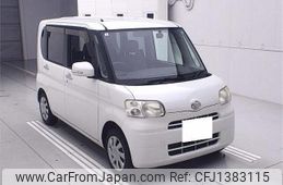 daihatsu tanto 2011 CFJ1383115