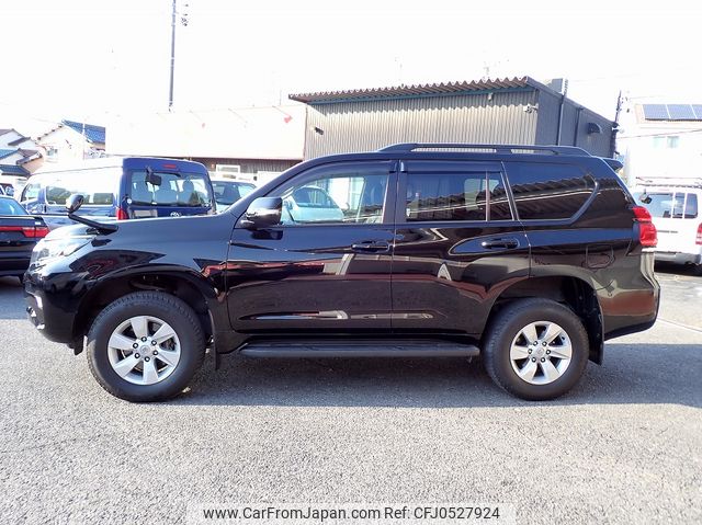 toyota land-cruiser-prado 2020 24231912 image 2