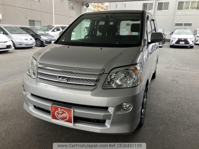 toyota noah 2005 quick_quick_DBA-AZR60G_0472725 image 2