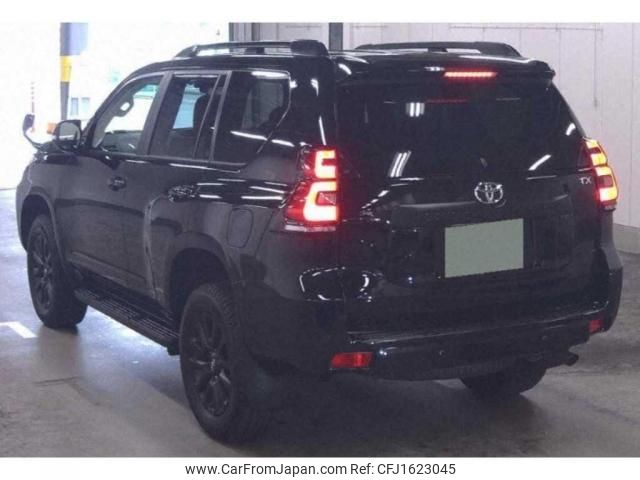 toyota land-cruiser-prado 2022 CFJ1623045 image 2