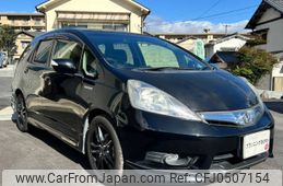 honda fit-shuttle-hybrid 2013 CARSENSOR_JP_AU6070748705