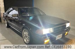 nissan-gloria-sedan-1990-10352-car_afc70f89-959a-4fb8-9178-65584caf7abd