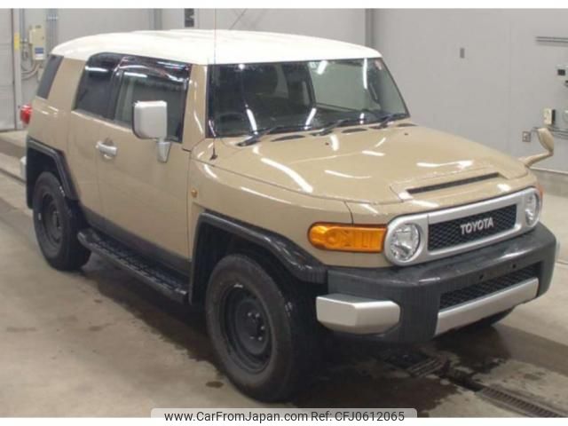 toyota fj-cruiser 2016 quick_quick_CBA-GSJ15W_0132640 image 1