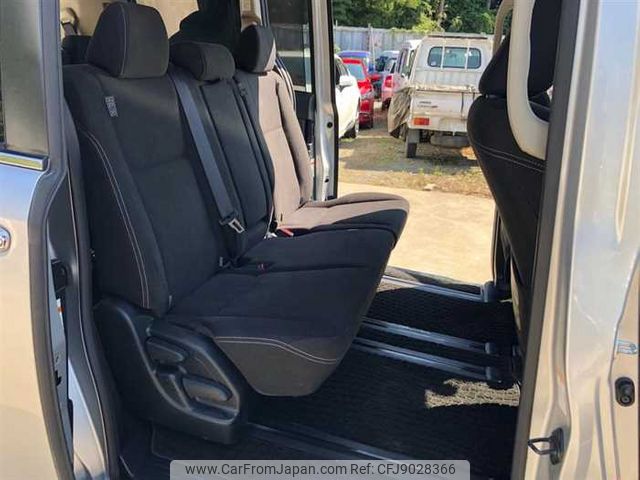 toyota esquire 2017 505059-230930124358 image 1