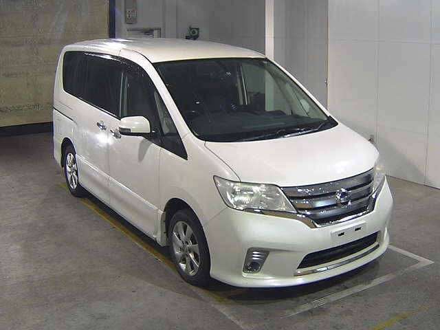 Nissan serena 2011