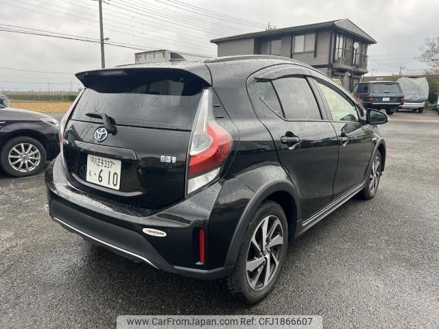 toyota aqua 2018 CFJ1866607 image 2