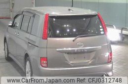 toyota isis 2010 TE1662