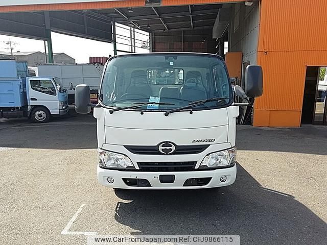 hino dutro 2017 GOO_NET_EXCHANGE_0803382A30240605W001 image 2