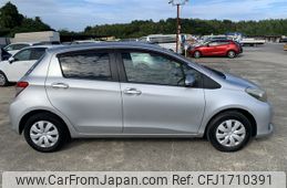 toyota vitz 2011 CFJ1710391