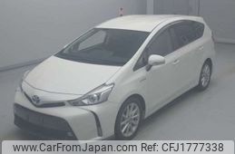 toyota prius-α 2015 CFJ1777338