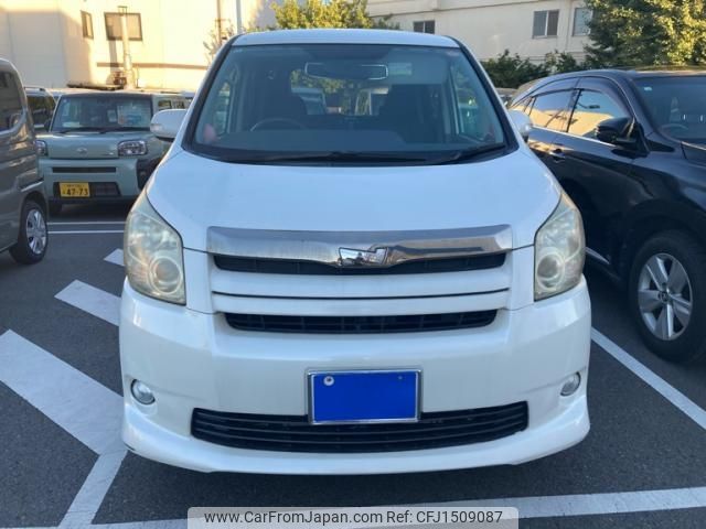 toyota noah 2010 CFJ1509087 image 1