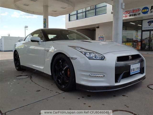 nissan gt-r 2015 CFJ8046048 image 2