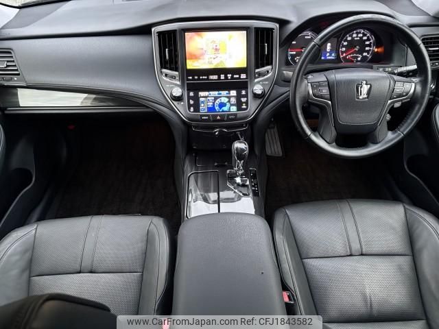 toyota crown-hybrid 2013 CFJ1843582 image 2