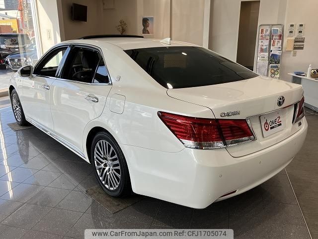 toyota crown-majesta 2016 CFJ1705074 image 2