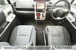 toyota voxy 2011 504928-924272