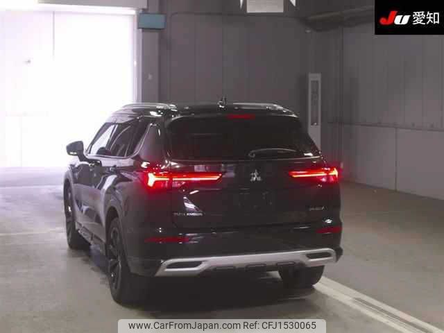 mitsubishi outlander-phev 2023 CFJ1530065 image 2