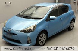 toyota aqua 2012 CFJ1616070