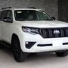 toyota land-cruiser-prado 2023 25632102 image 7
