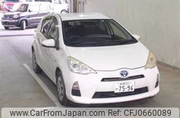 toyota aqua 2014 -TOYOTA 【沖縄 501ﾒ7596】--AQUA DAA-NHP10-2359541---TOYOTA 【沖縄 501ﾒ7596】--AQUA DAA-NHP10-2359541-