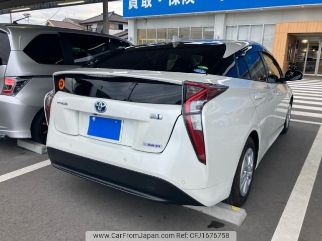 toyota prius 2018 CFJ1676758 image 2