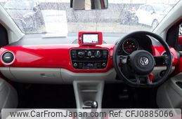 volkswagen up 2014 NIKYO_FK30359