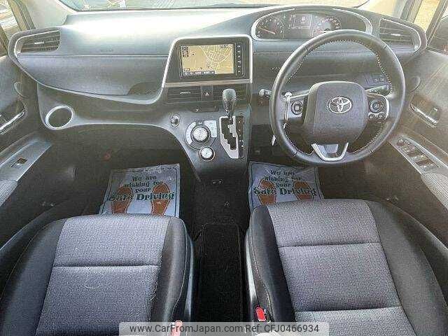 toyota sienta 2022 504928-926026 image 1