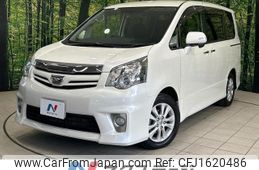 toyota noah 2012 CFJ1620486
