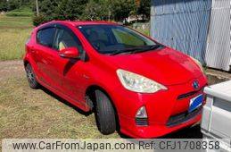 toyota aqua 2012 CFJ1708358