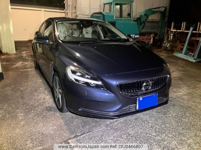 volvo v40 2017 -VOLVO--Volvo V40 LDA-MD4204T--YV1MVA8RDH2394321---VOLVO--Volvo V40 LDA-MD4204T--YV1MVA8RDH2394321- image 1