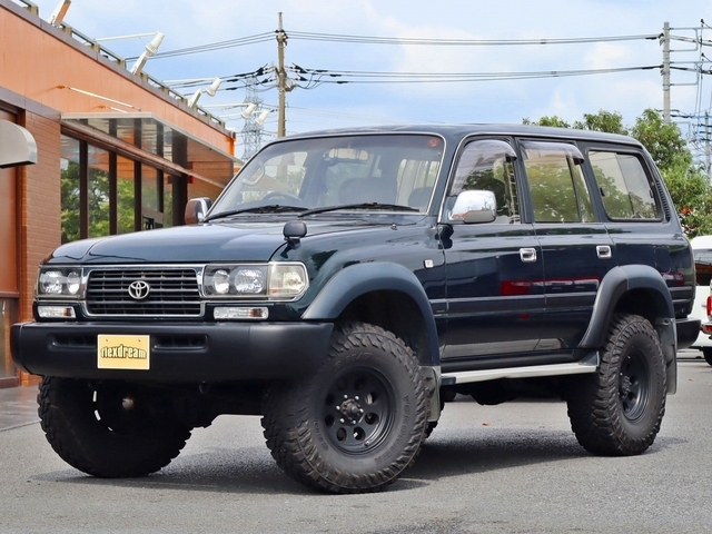 car_b1a13f78-b5b0-4fdb-b9e2-