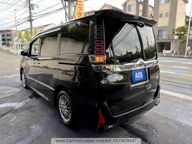 toyota voxy 2021 CFJ1676041 image 2
