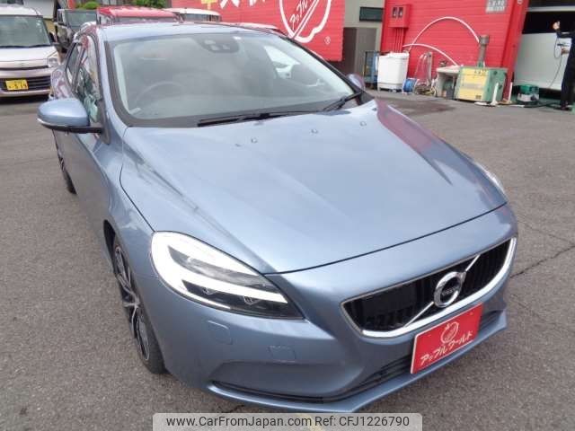 volvo v40 2018 -VOLVO 【三河 333ﾌ3588】--Volvo V40 LDA-MD4204T--YV1MVA8RDJ2508297---VOLVO 【三河 333ﾌ3588】--Volvo V40 LDA-MD4204T--YV1MVA8RDJ2508297- image 1