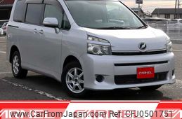 toyota voxy 2011 G00238