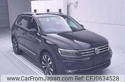 volkswagen tiguan 2019 -VOLKSWAGEN--VW Tiguan 5NDFGF-KW844087---VOLKSWAGEN--VW Tiguan 5NDFGF-KW844087-